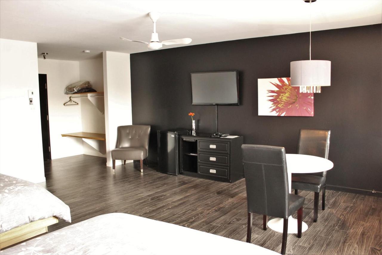 Motel Du Canton Valcourt Exteriör bild