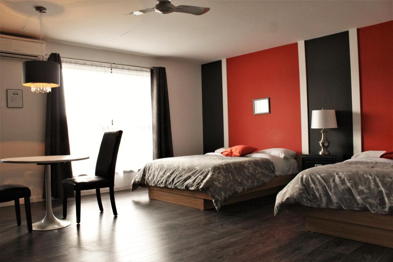Motel Du Canton Valcourt Exteriör bild